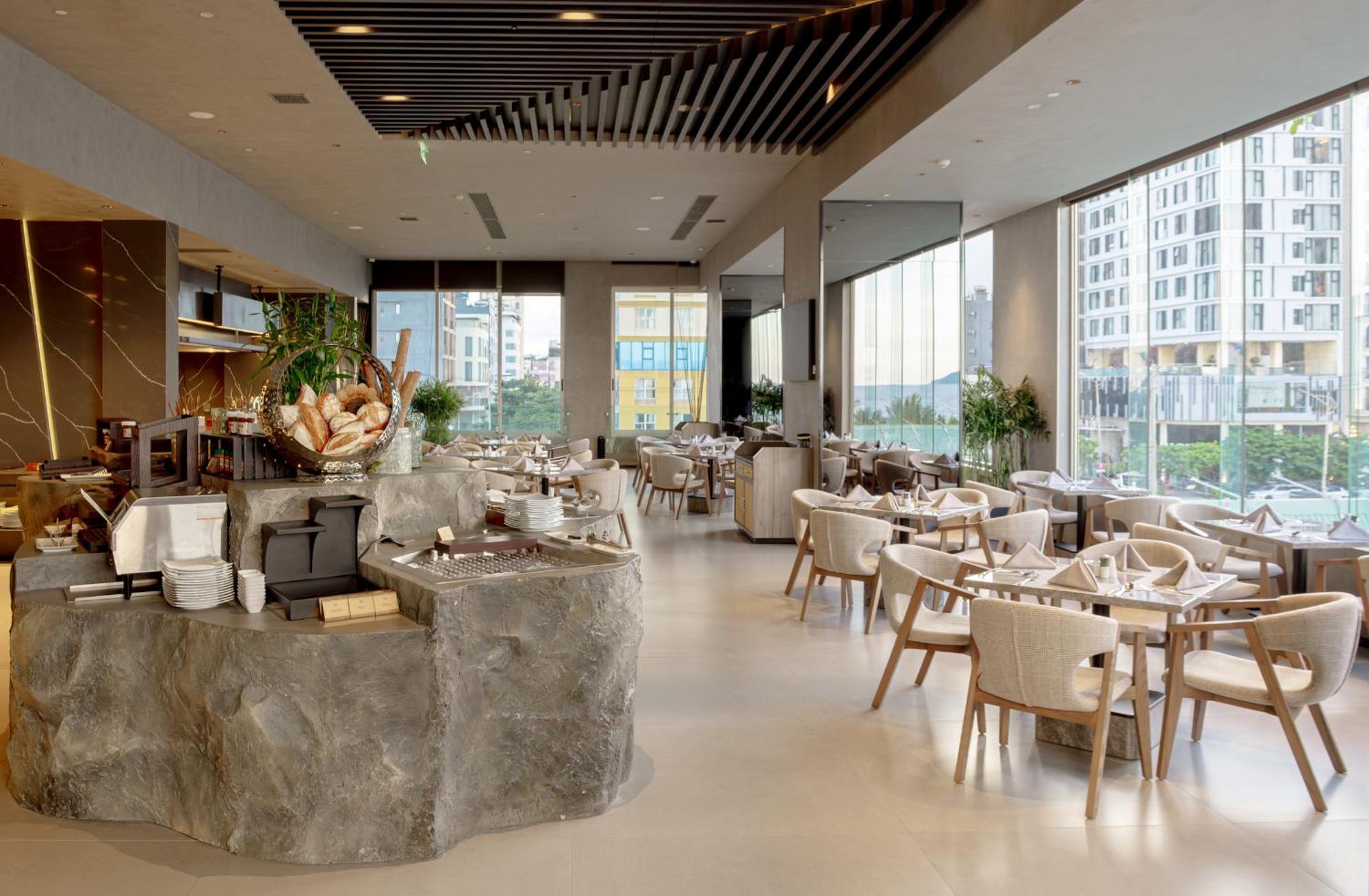 M Hotel Danang Ngoại thất bức ảnh The restaurant